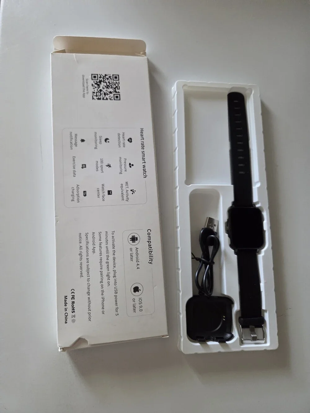 Black Smart Fitness Watch - Sleek Activity Tracker